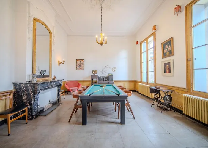 The Belvedere Manor - Swimming Pooltable Footballbilliards