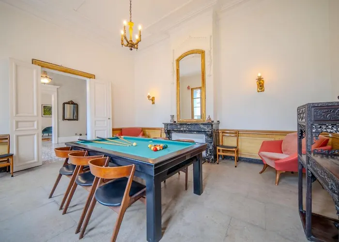 The Belvedere Manor - Swimming Pooltable Footballbilliards